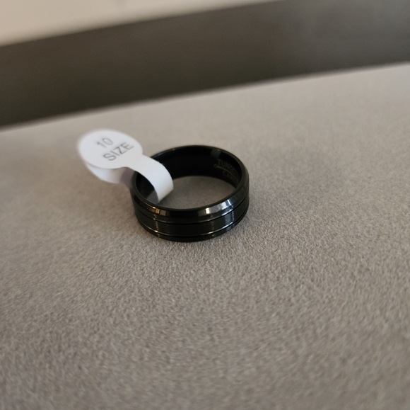 NWT Men's Black Tungsten Carbide band- size 10 - Picture 5 of 6